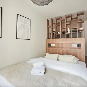 Centre De By Prestige Paris
